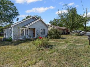 221 Huron St, Cleburne, TX 76031