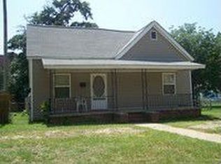8 1st St, Greenwood, SC 29646