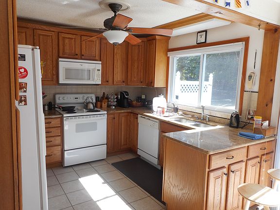 3rd image of 1574 Alamitos Dr