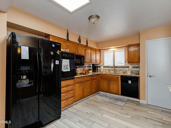 5th image of 10509 W BOLIVAR Drive