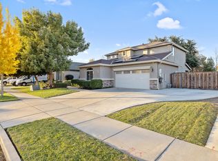 3834 E Harter Ct, Visalia, CA 93292