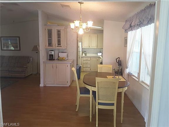 5th image of 555 Timber Ln S