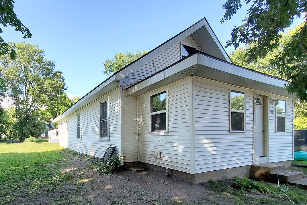 2 bed, 947 sqft, $825 — Photo 2