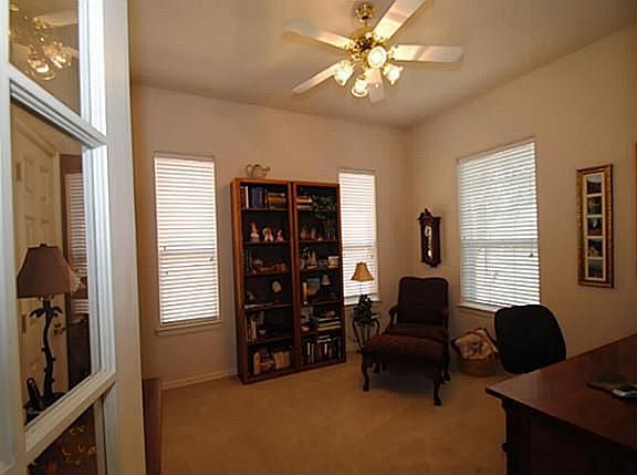 4th image of 1301 Cilantro Dr