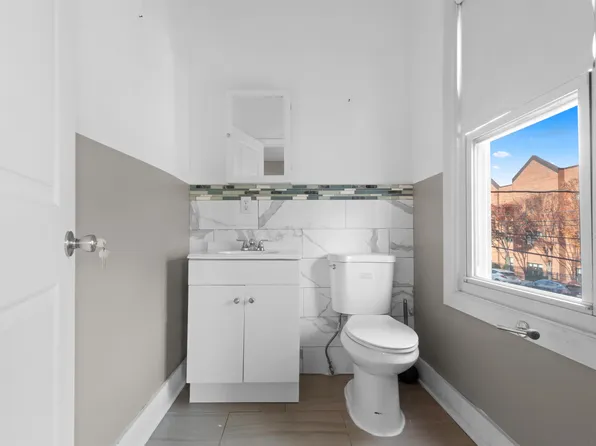 121 Lembeck Avenue image 12 of 23