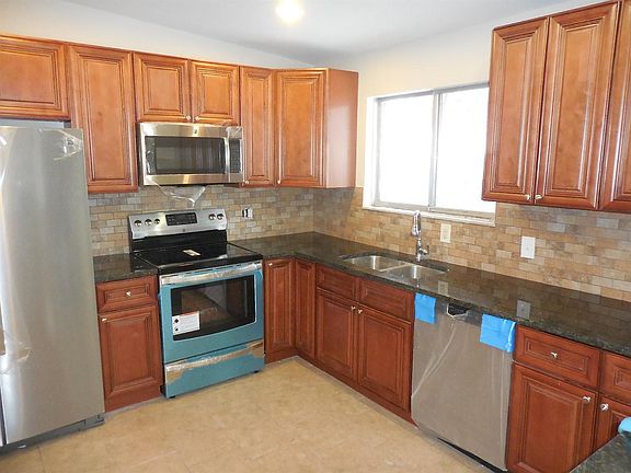 3rd image of 531 Ventura Ct