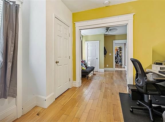 2nd image of 4903 Willow St