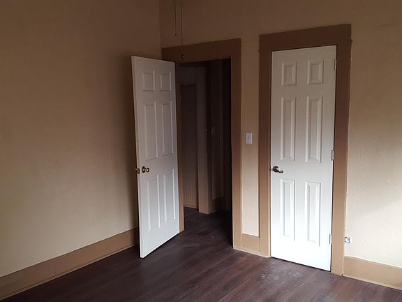 5th image of 918 E 6th St #916
