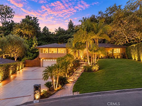 2nd image of 2047 Carolwood Dr
