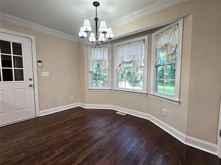 1473 Mayfield Rd — Photo 6