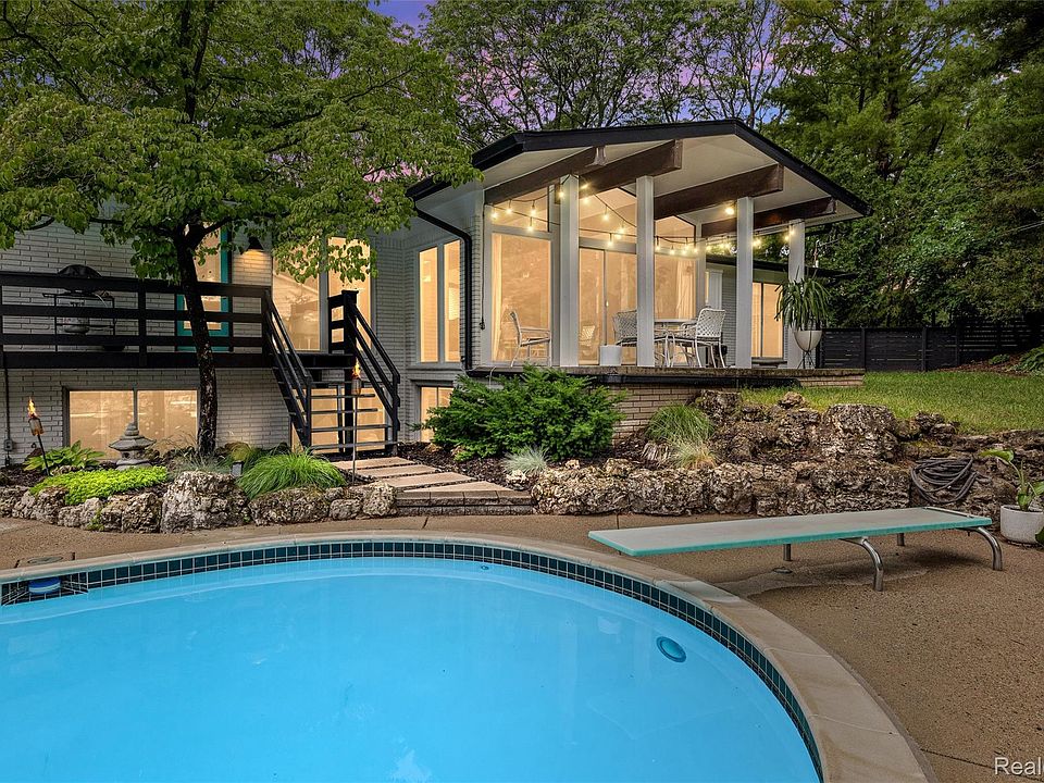 1st image of 6895 Cedarbrook Dr