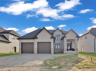 1632 Bowler Dr, Windsor, ON N8S0A9