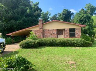 459 Samps St, Philadelphia, MS 39350