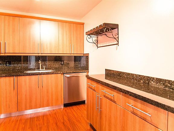 5th image of 2500 NE 135th St #B309