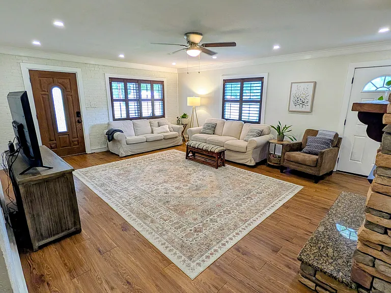 5740 Floy Dr — Photo 24