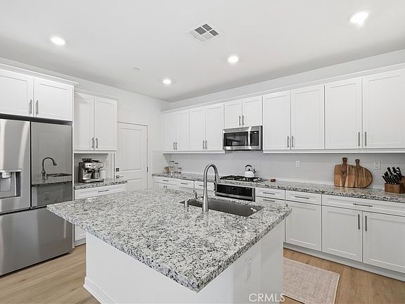 4th image of 3656 Basanite Ave