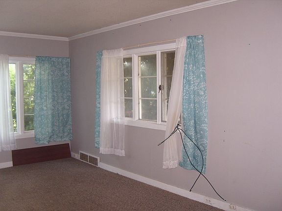 4th image of 12 West St