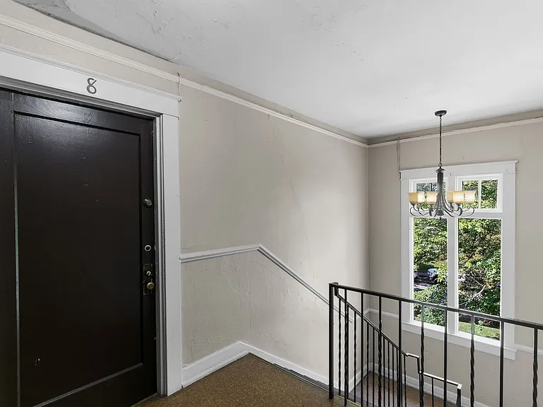 Flanagan Flats — Photo 24