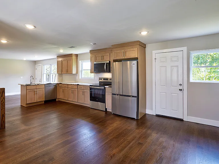 1038 E Mount Pleasant Ave — Photo 30