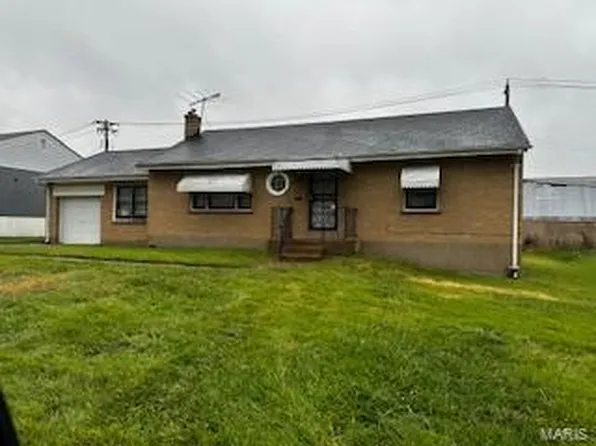 2067 Ranchdale Dr, Saint Louis, MO 63136