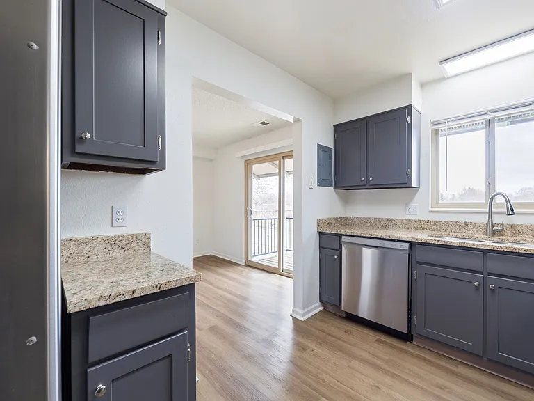 3bedroom kitchen