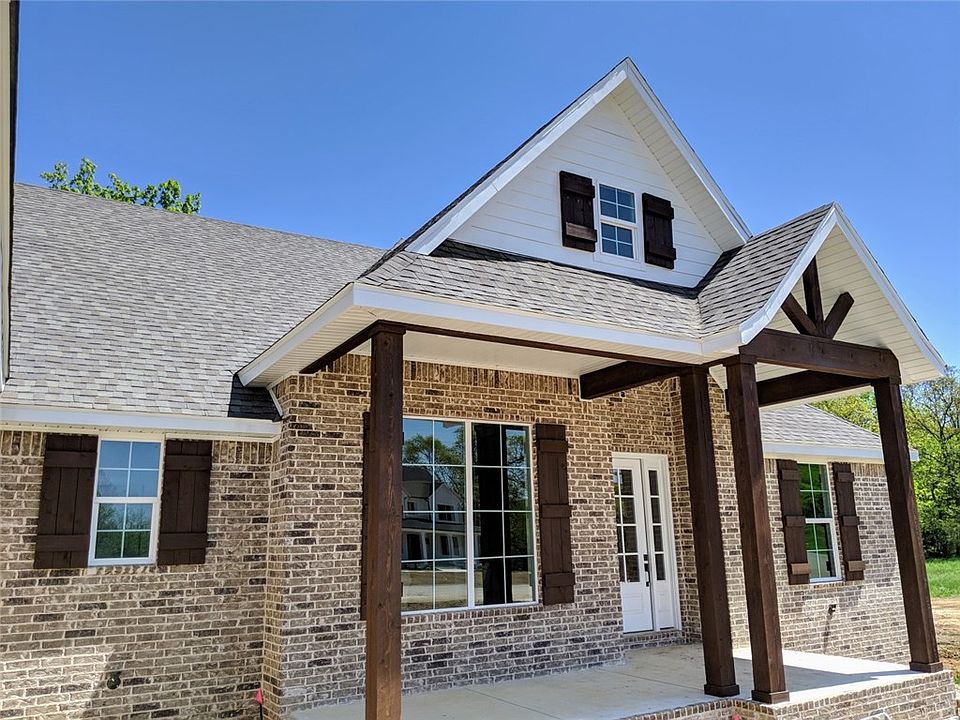 1st image of 580 Knollwood Dr
