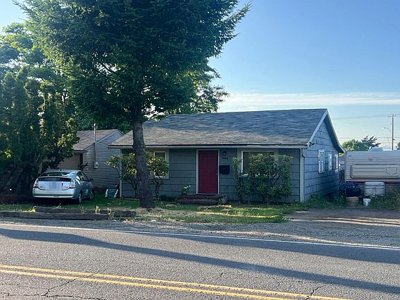 2nd image of 9103 NE Prescott St