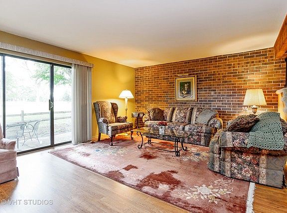 2nd image of 252 W Wimbolton Dr