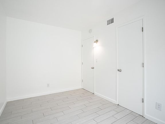 3rd image of 4086 E Calle De Carlos #1