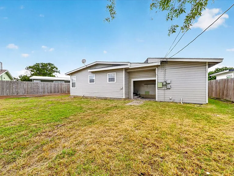 929 Ashland Dr — Photo 28