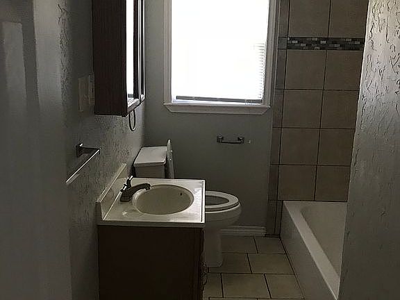5th image of 2136 NW Smith Ave