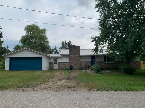 504 Cherry St, Mecosta, MI 49332
