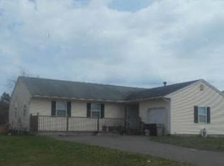 3 Sundown Dr, Bellport, NY 11713