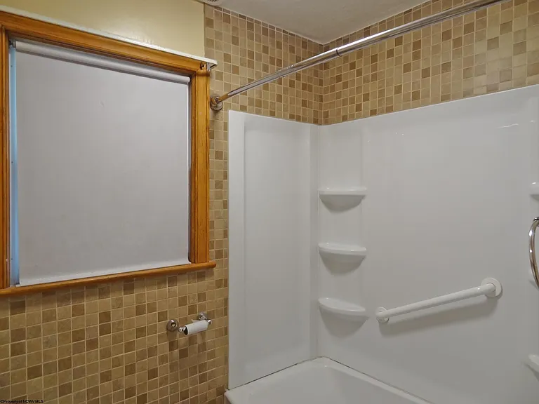 836 Fairmont Rd — Photo 11