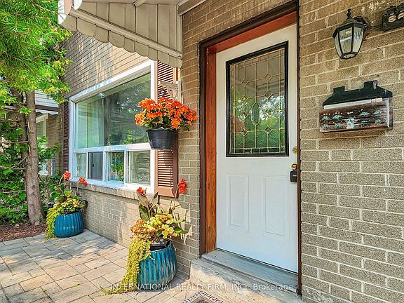 3rd image of 62 Porchester Dr