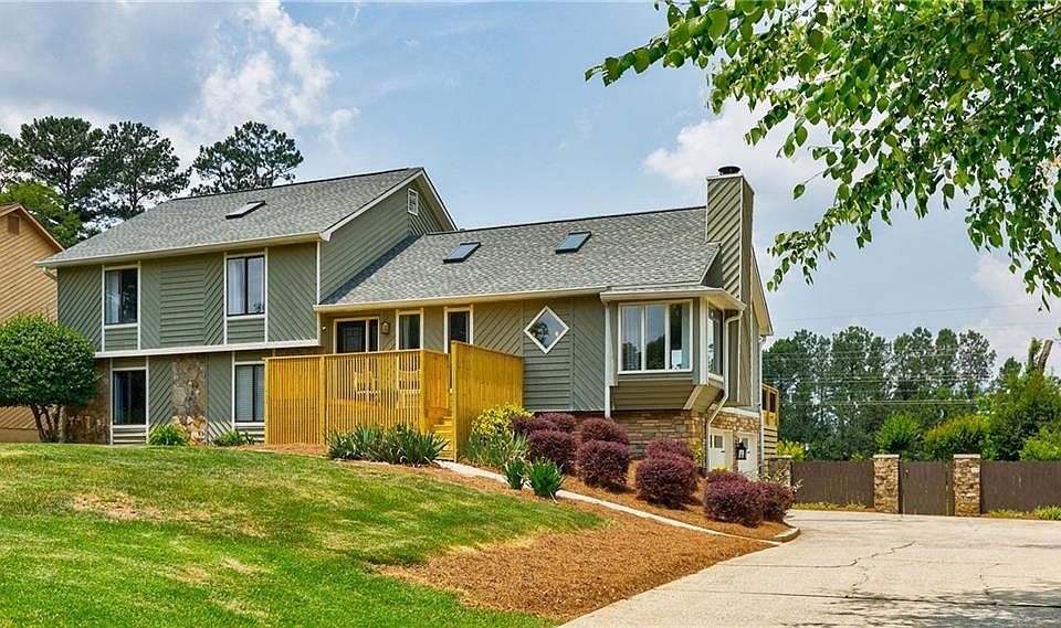 1st image of 2683 Peachtree Pl