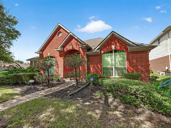 12222 Aspen Ln, Stafford, TX 77477