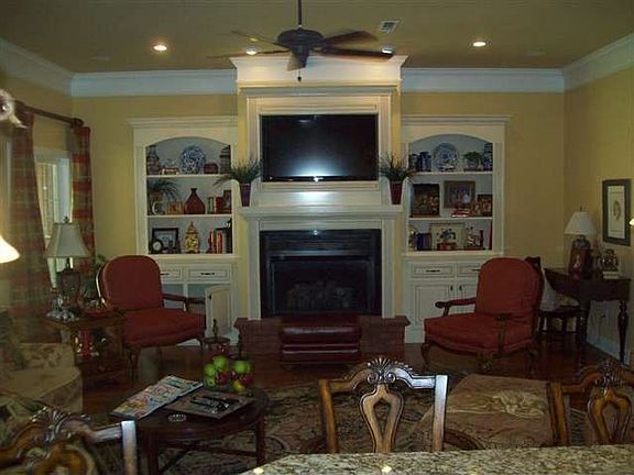 5th image of 501 Laurel Breeze Dr