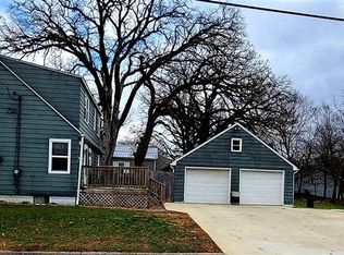 515 7th St SW, Independence, IA 50644