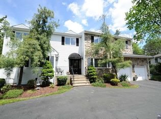 427 Russell Ave, Wyckoff, NJ 07481