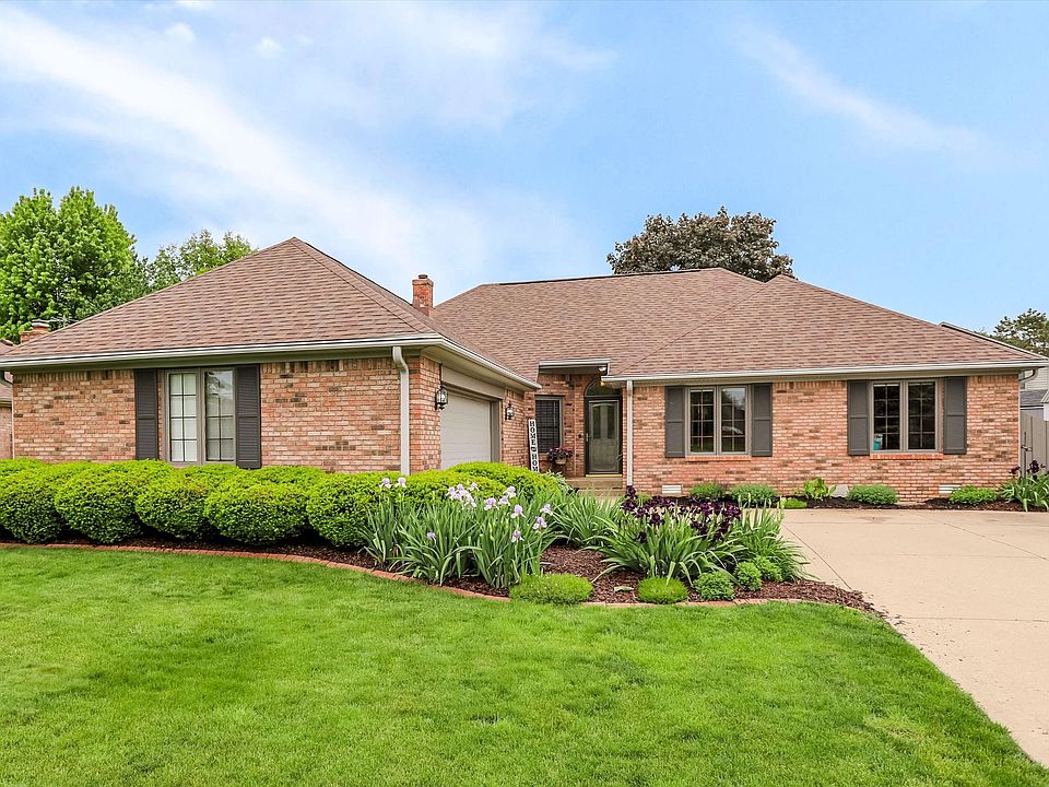 1st image of 465 Lacy Dr