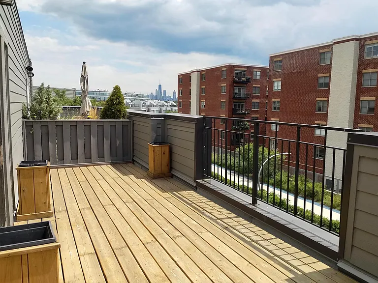 2310 W Bloomingdale Ave — Photo 9
