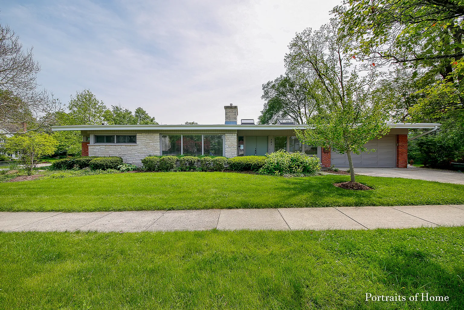761 Highview Ave photo 1