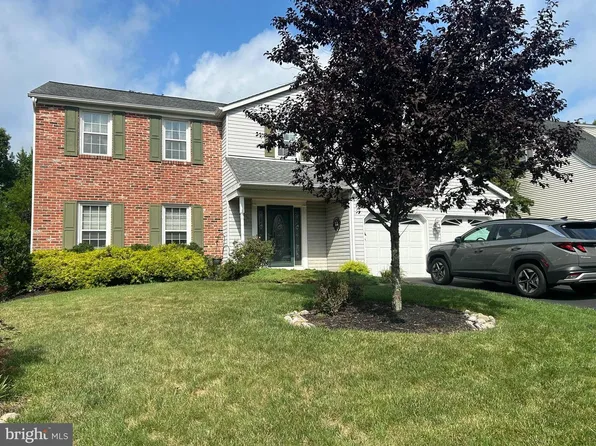 15 Black Pine Rd, Holland, PA 18966
