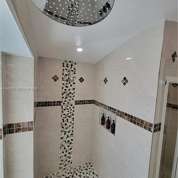237 SW 47th St — Photo 31