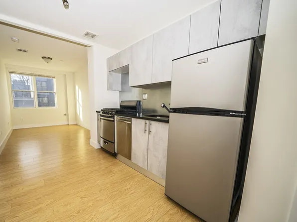 833 Monroe Street image 1 of 20