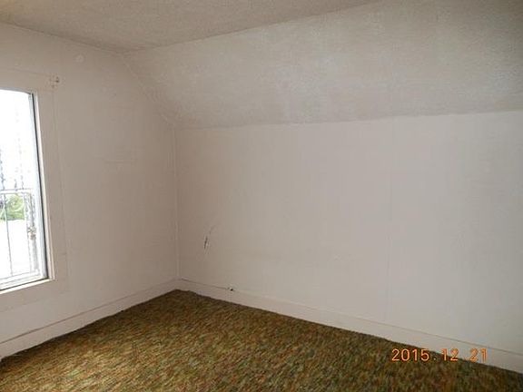 4th image of 1014 Capitol Ave
