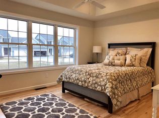 27 Brittany Lane St, Albans Town, VT 05478