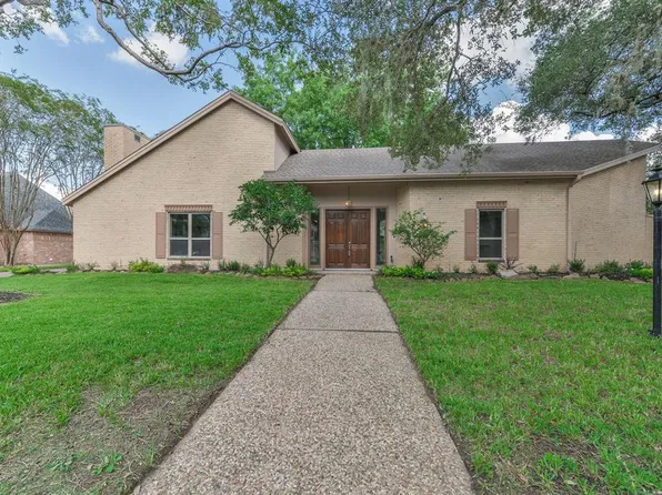 731 Plainwood Dr, Houston, TX 77079