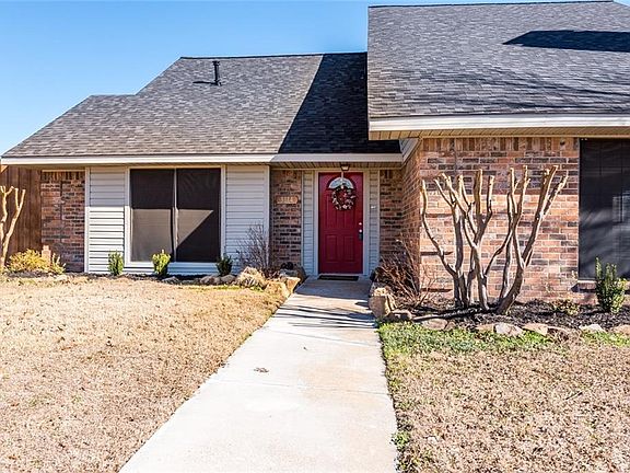 2nd image of 3914 Blossom Dr